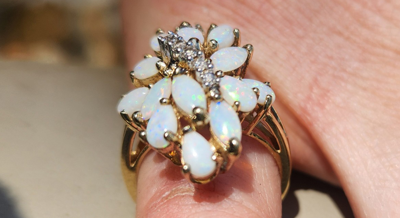 0th Image of a N/A RING 14K BEAUTIFUL OPAL & DIAMONDS