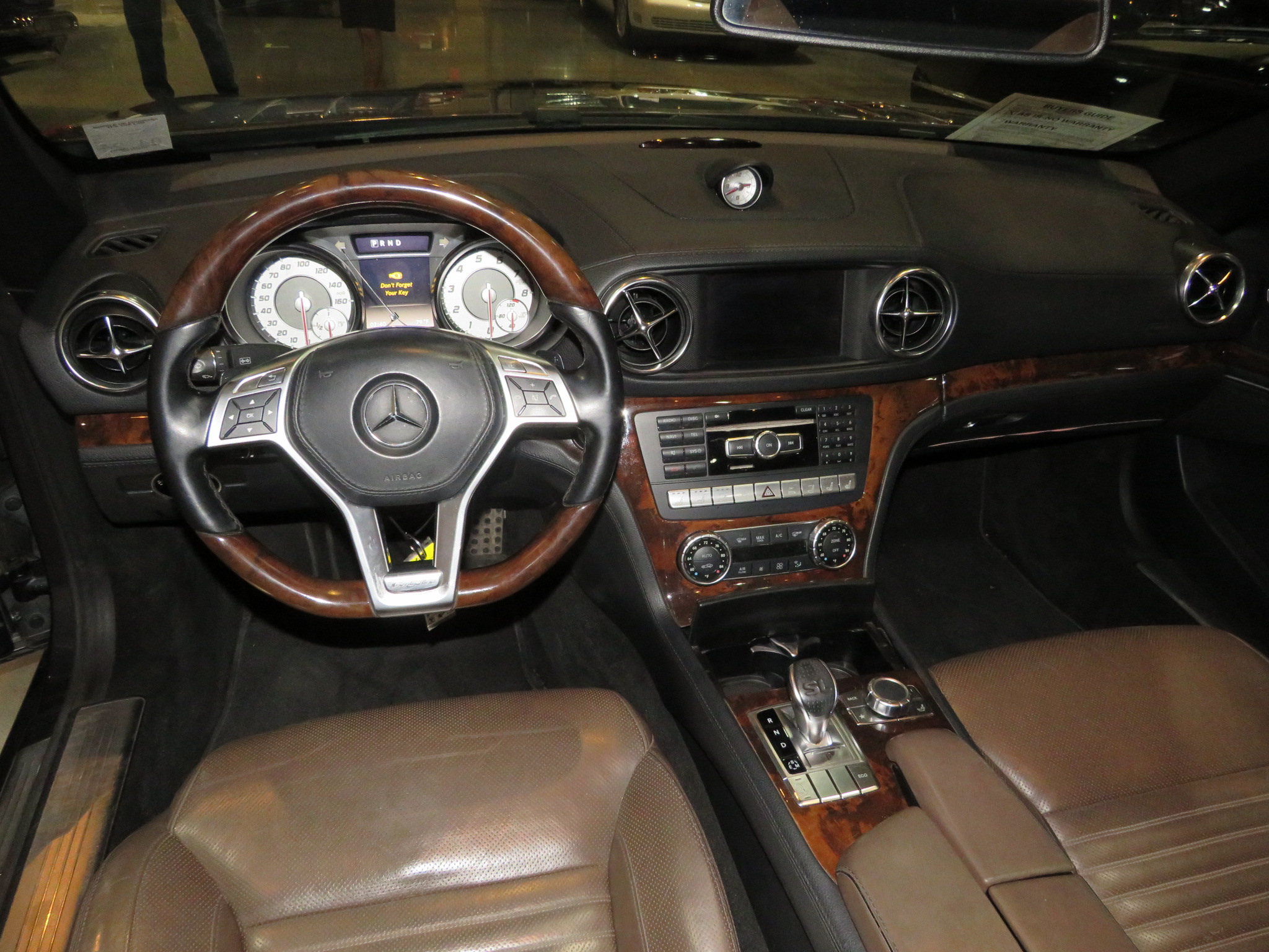 4th Image of a 2013 MERCEDES-BENZ SL-CLASS SL550