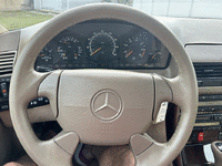 Image 18 of 31 of a 1998 MERCEDES-BENZ SL-CLASS SL500