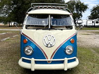 Image 4 of 8 of a 1970 VOLKSWAGEN 23 WINDOW SAMBA