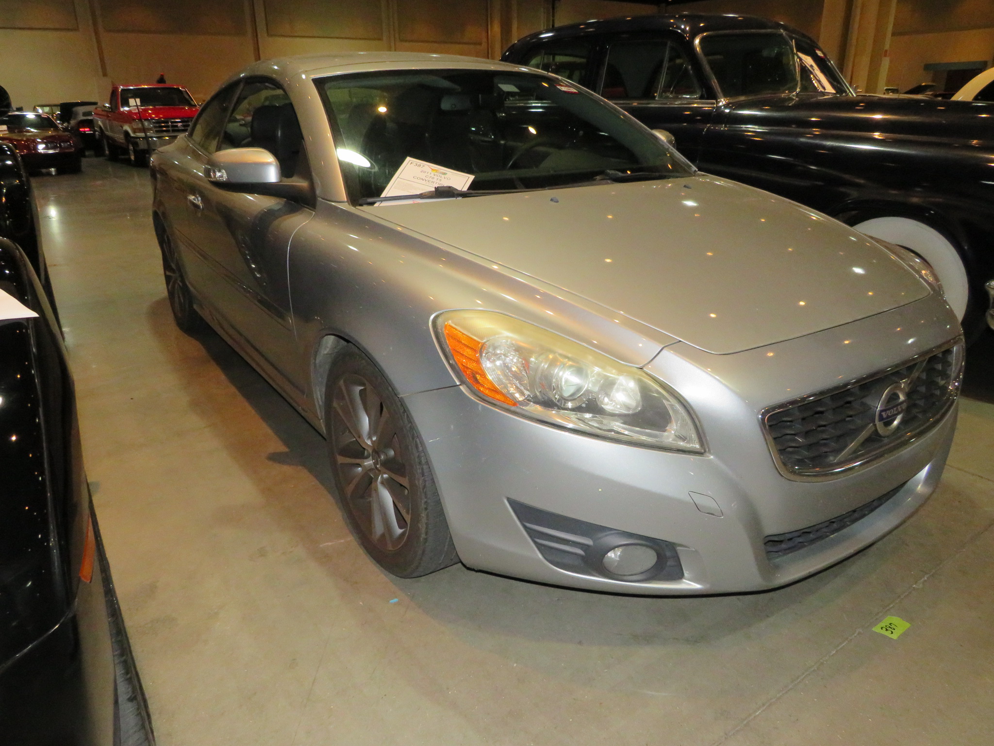 0th Image of a 2011 VOLVO C70 T5