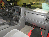 Image 8 of 14 of a 2004 CHEVROLET SILVERADO 1500