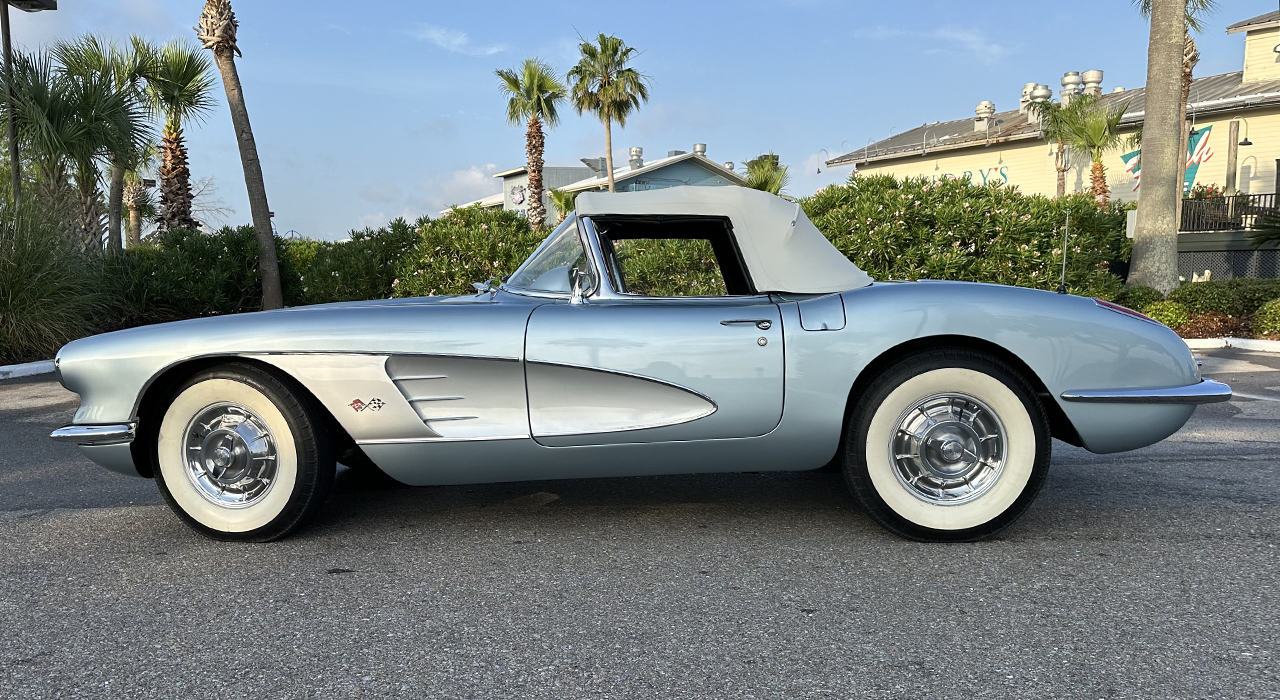 3rd Image of a 1958 CHEVROLET CORVETTE