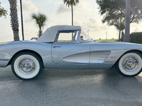 Image 5 of 33 of a 1958 CHEVROLET CORVETTE