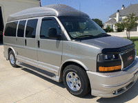 Image 2 of 14 of a 2004 GMC SAVANA 1500