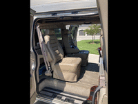 Image 11 of 14 of a 2004 GMC SAVANA 1500