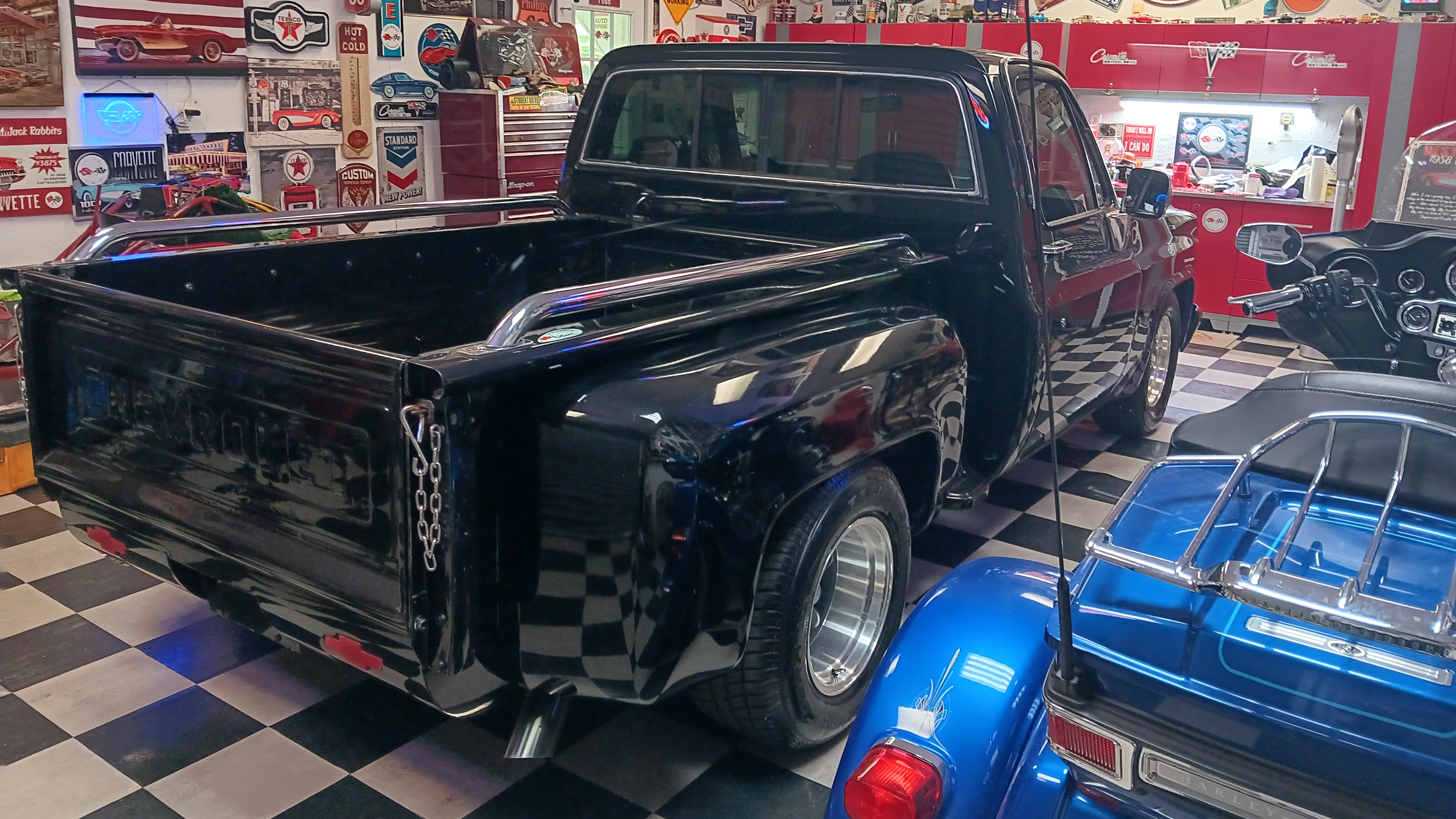 3rd Image of a 1984 CHEVROLET C10