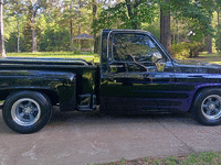 Image 2 of 5 of a 1984 CHEVROLET C10