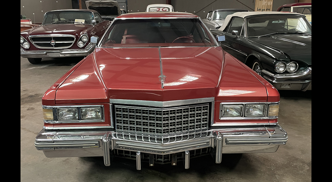 2nd Image of a 1976 CADILLAC DEVILLE