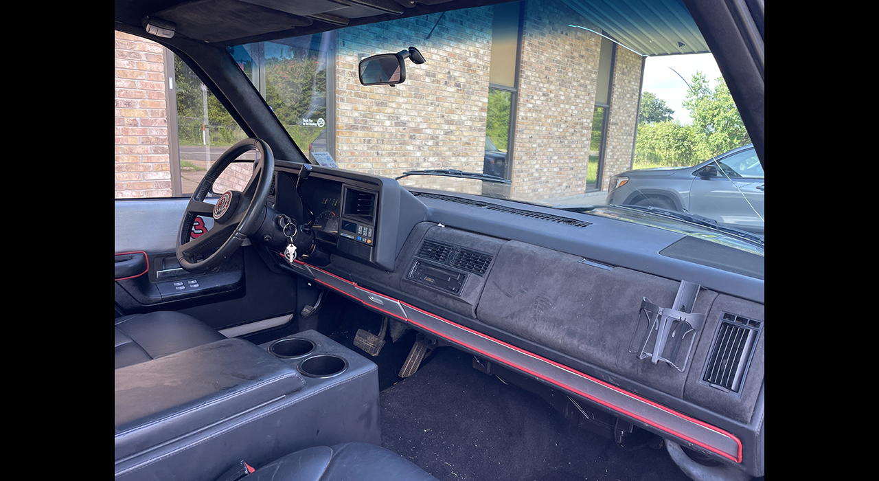 4th Image of a 1994 CHEVROLET C3500