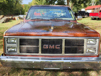 Image 4 of 9 of a 1987 CHEVROLET C10