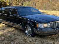 Image 2 of 11 of a 1993 CADILLAC FLEETWOOD