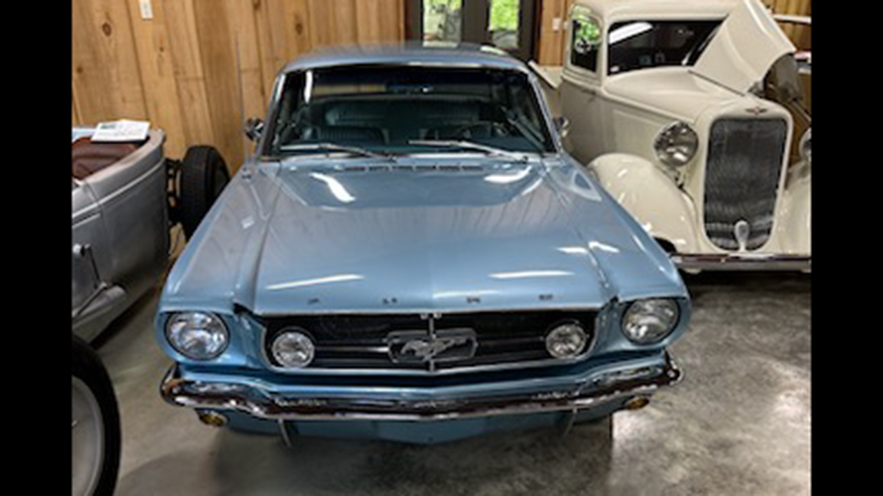 3rd Image of a 1965 FORD MUSTANG