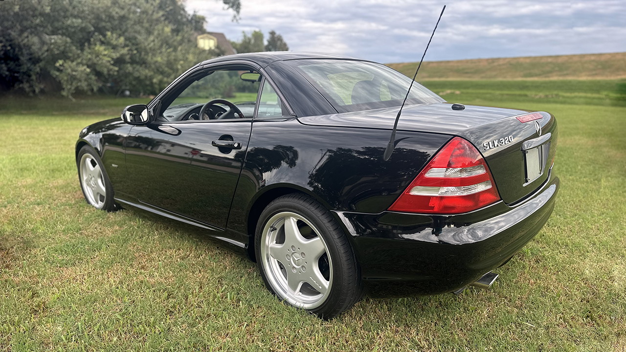 2nd Image of a 2001 MERCEDES SLK 320