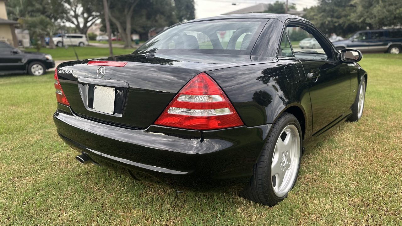 3rd Image of a 2001 MERCEDES SLK 320