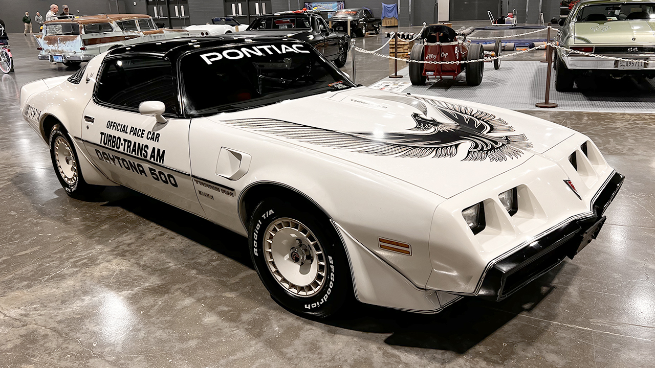 1st Image of a 1981 PONTIAC FIREBIRD SE