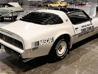 Image 4 of 22 of a 1981 PONTIAC FIREBIRD SE