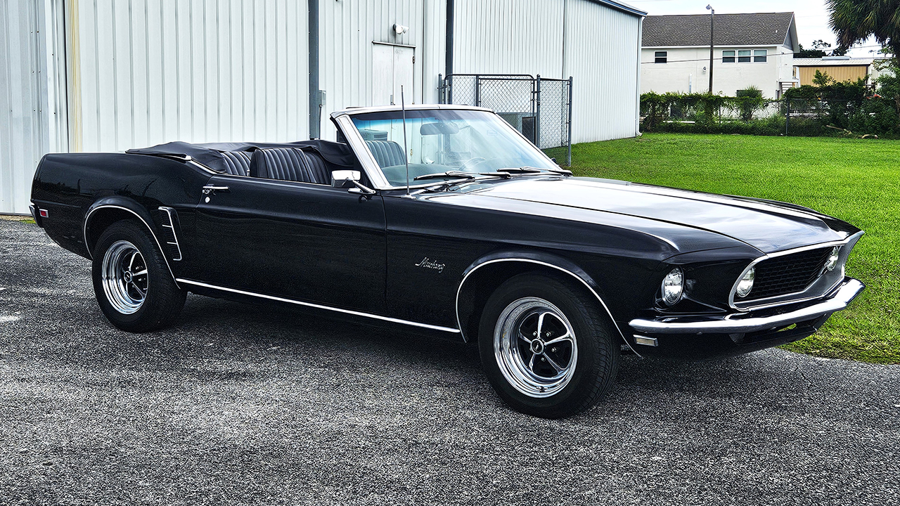 2nd Image of a 1969 FORD MUSTANG