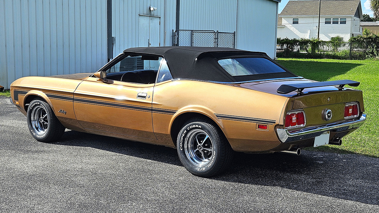 3rd Image of a 1971 FORD MUSTANG