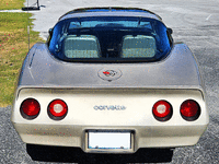 Image 8 of 19 of a 1982 CHEVROLET CORVETTE