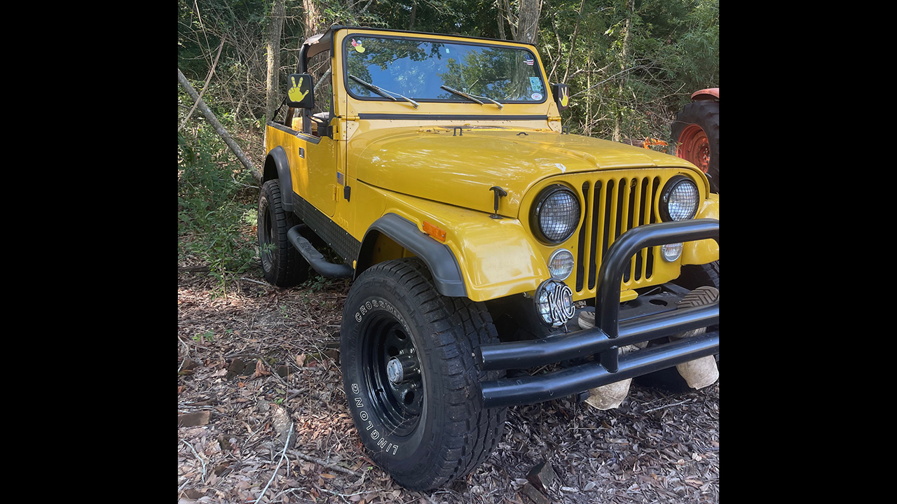 2nd Image of a 1976 JEEP CJ7