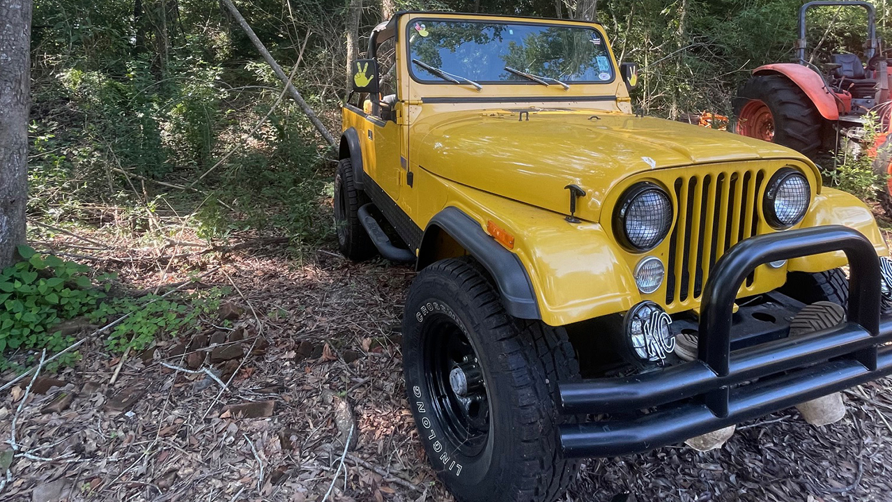 3rd Image of a 1976 JEEP CJ7