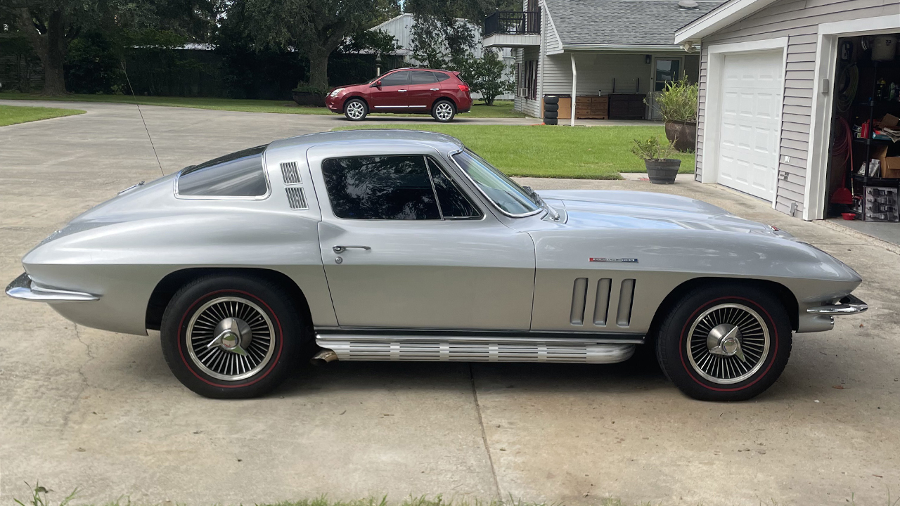 3rd Image of a 1965 CHEVROLET CORVETTE