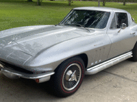 Image 2 of 8 of a 1965 CHEVROLET CORVETTE