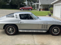 Image 4 of 8 of a 1965 CHEVROLET CORVETTE