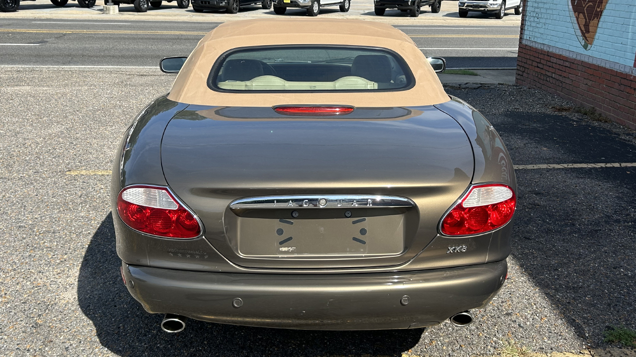 2nd Image of a 2001 JAGUAR XK8