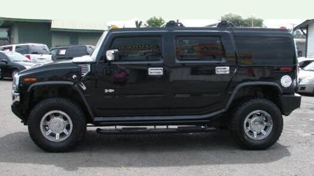 2nd Image of a 2004 HUMMER H2