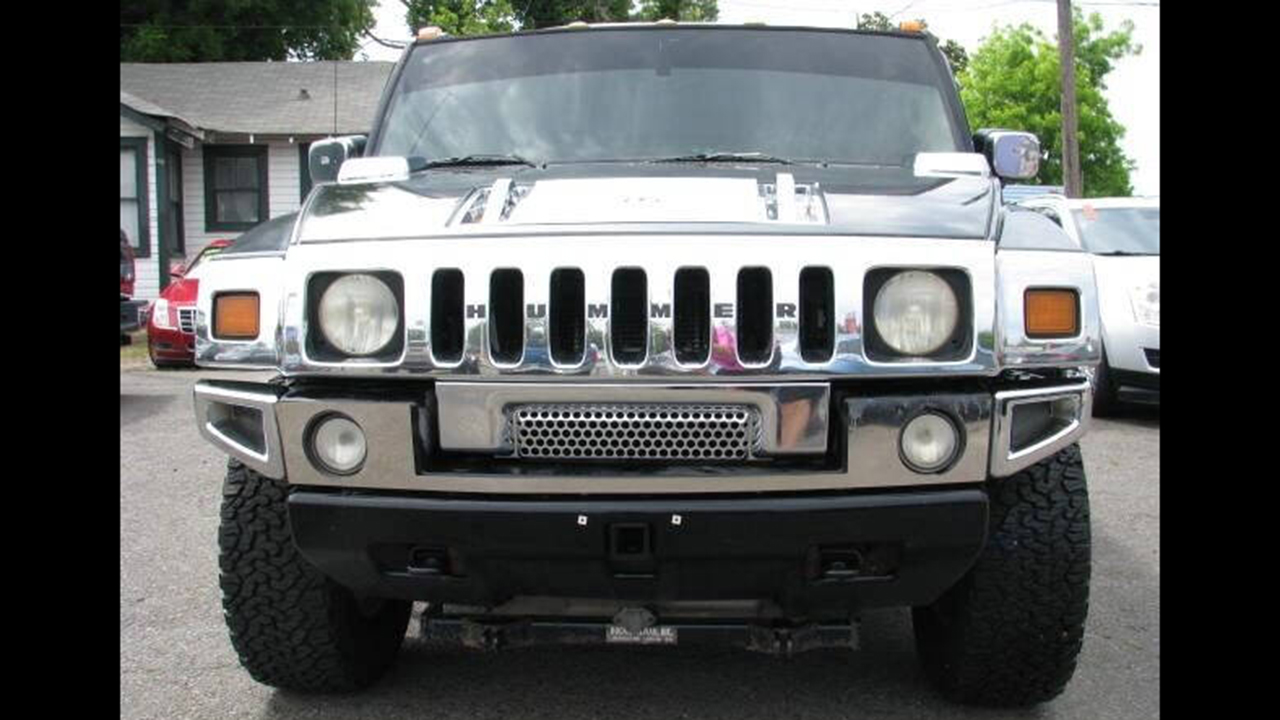 3rd Image of a 2004 HUMMER H2