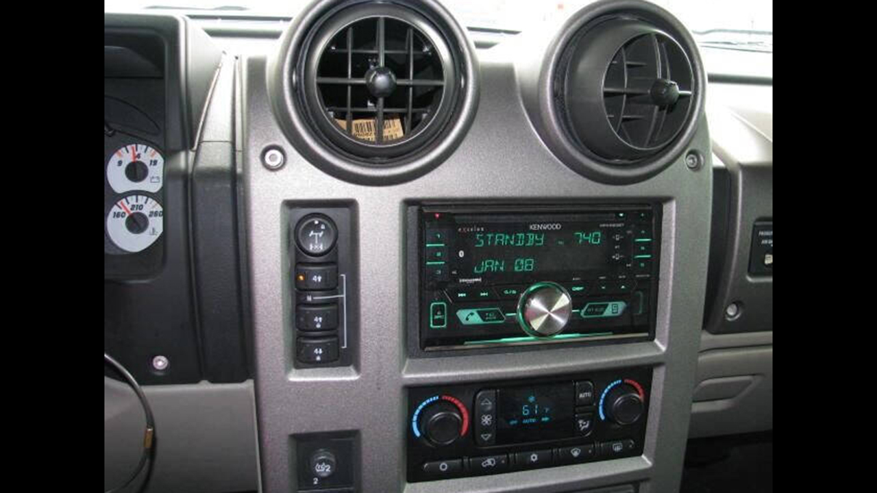 6th Image of a 2004 HUMMER H2