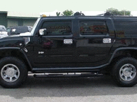 Image 3 of 12 of a 2004 HUMMER H2