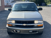 Image 4 of 6 of a 2000 CHEVROLET S10