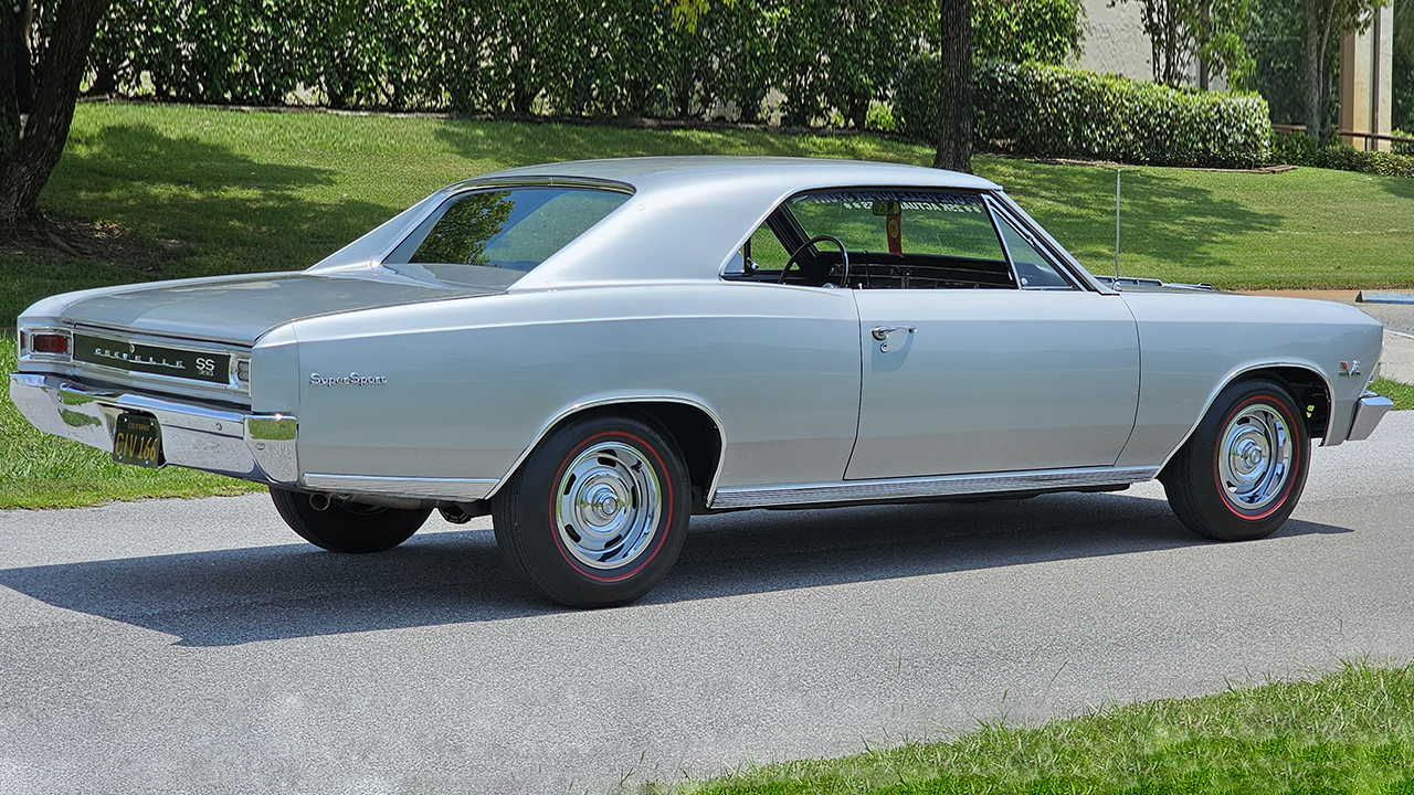 3rd Image of a 1966 CHEVROLET CHEVELLE