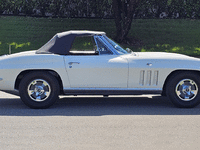 Image 5 of 17 of a 1966 CHEVROLET CORVETTE