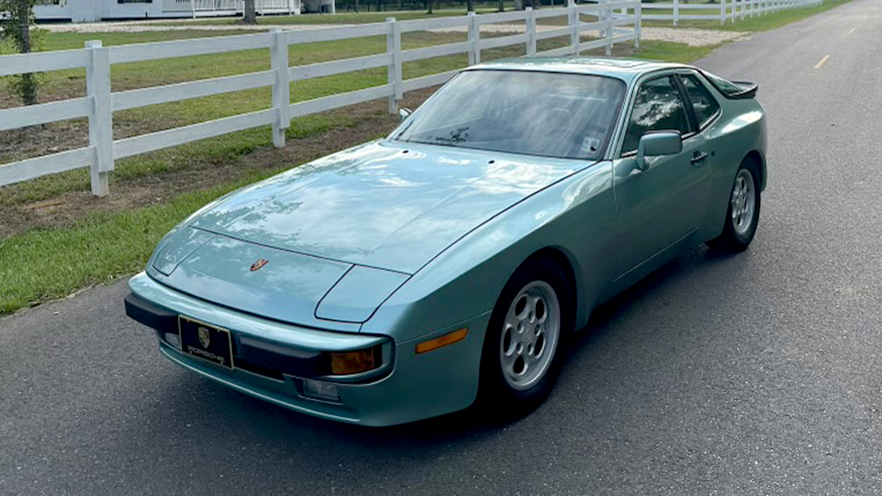 0th Image of a 1986 PORSCHE 944