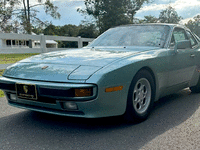 Image 2 of 6 of a 1986 PORSCHE 944