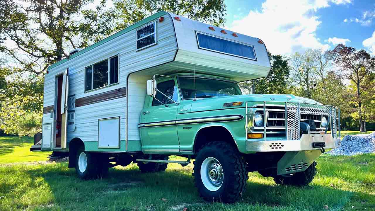 2nd Image of a 1971 FORD F350