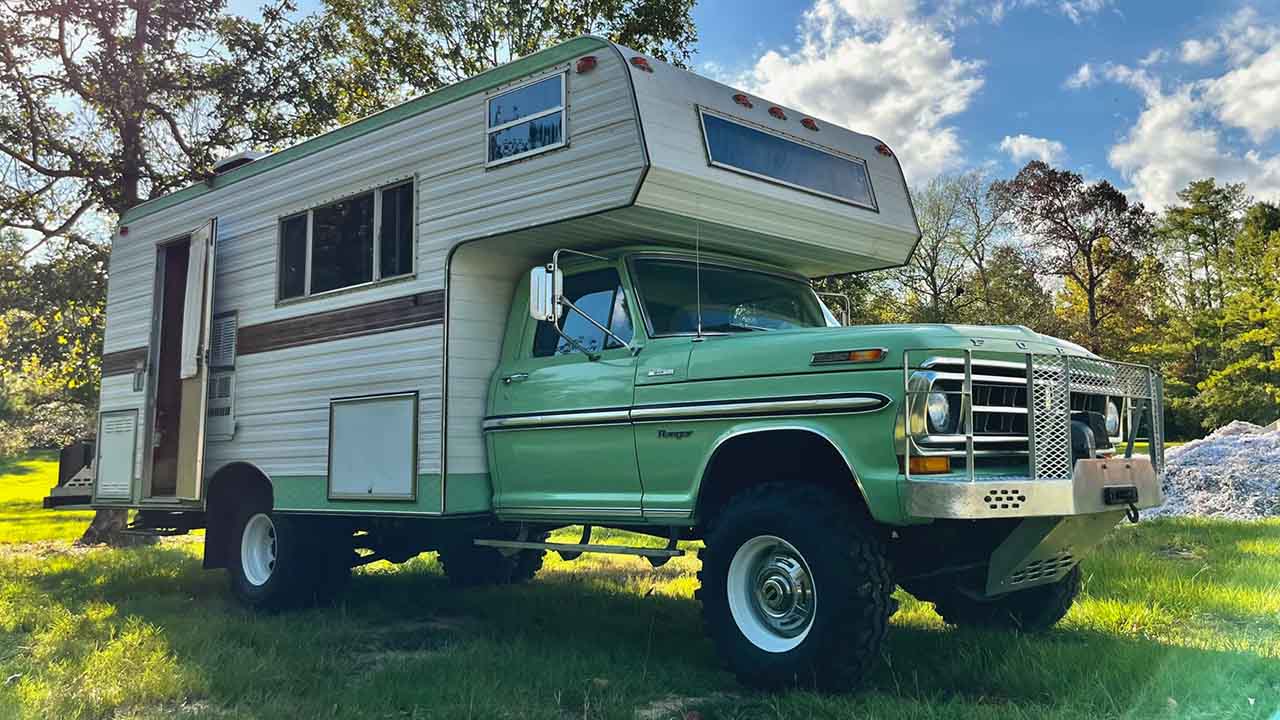 3rd Image of a 1971 FORD F350