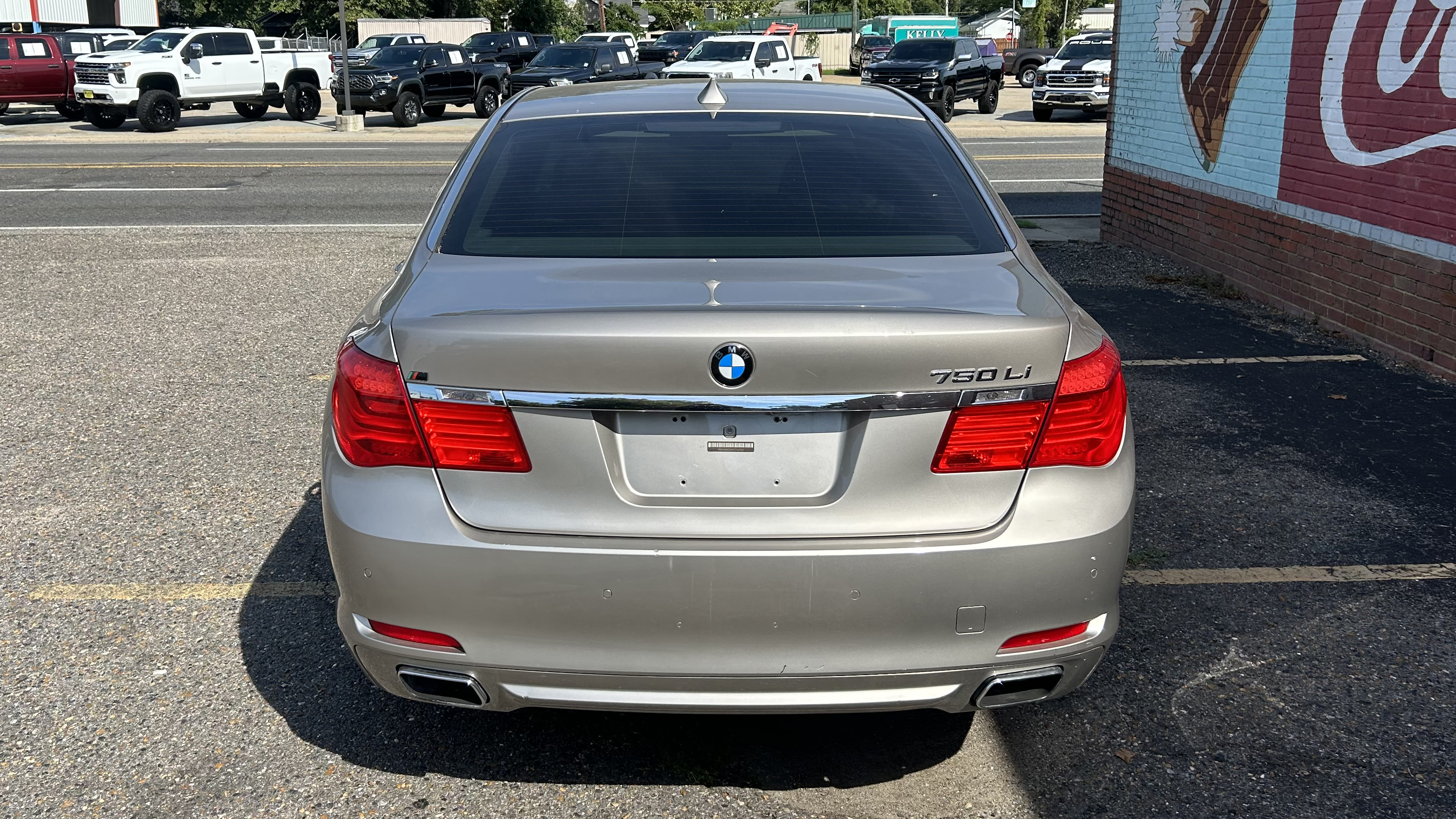 2nd Image of a 2009 BMW 750 LI