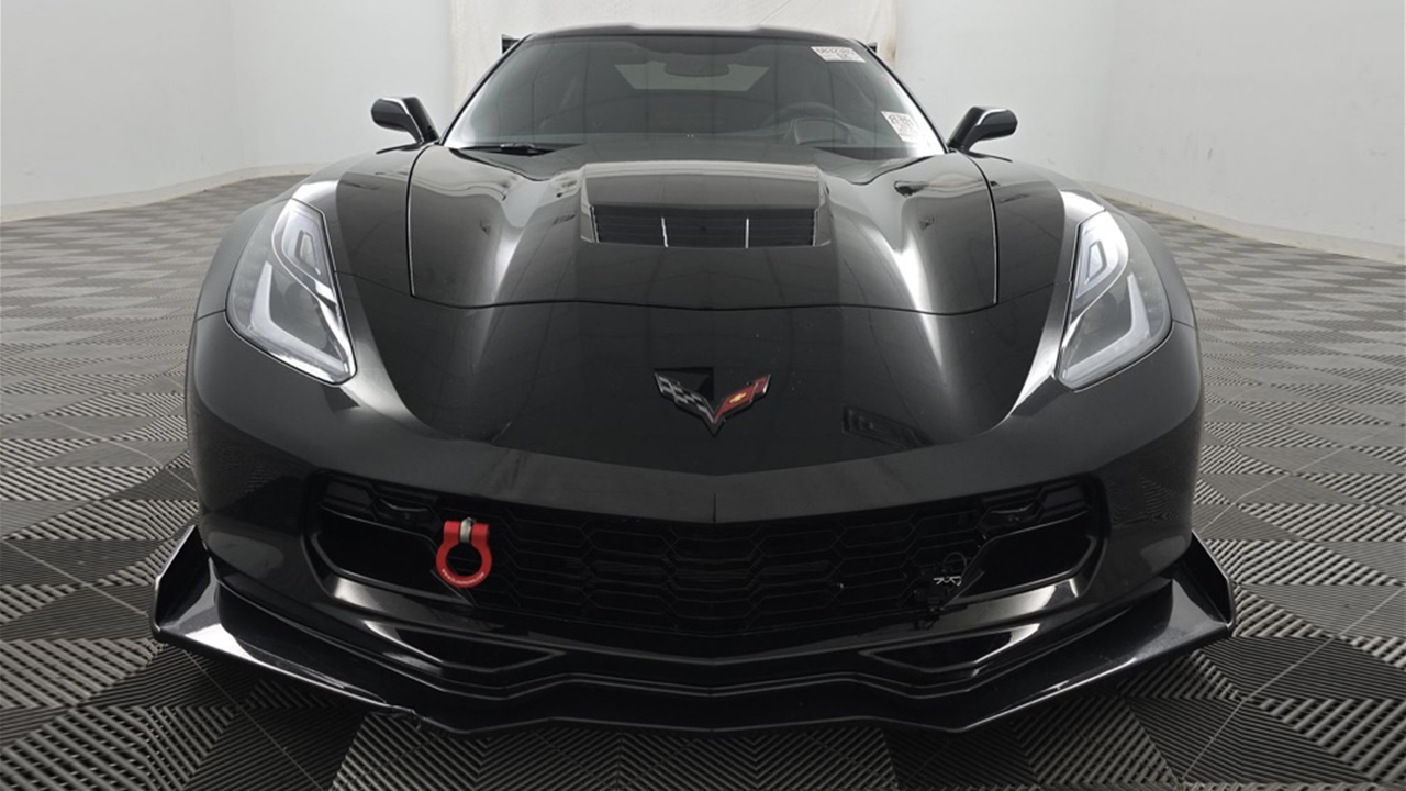 3rd Image of a 2019 CHEVROLET CORVETTE