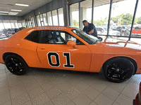 Image 3 of 8 of a 2014 DODGE CHALLENGER