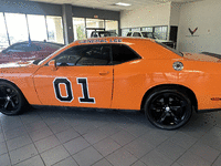 Image 4 of 8 of a 2014 DODGE CHALLENGER