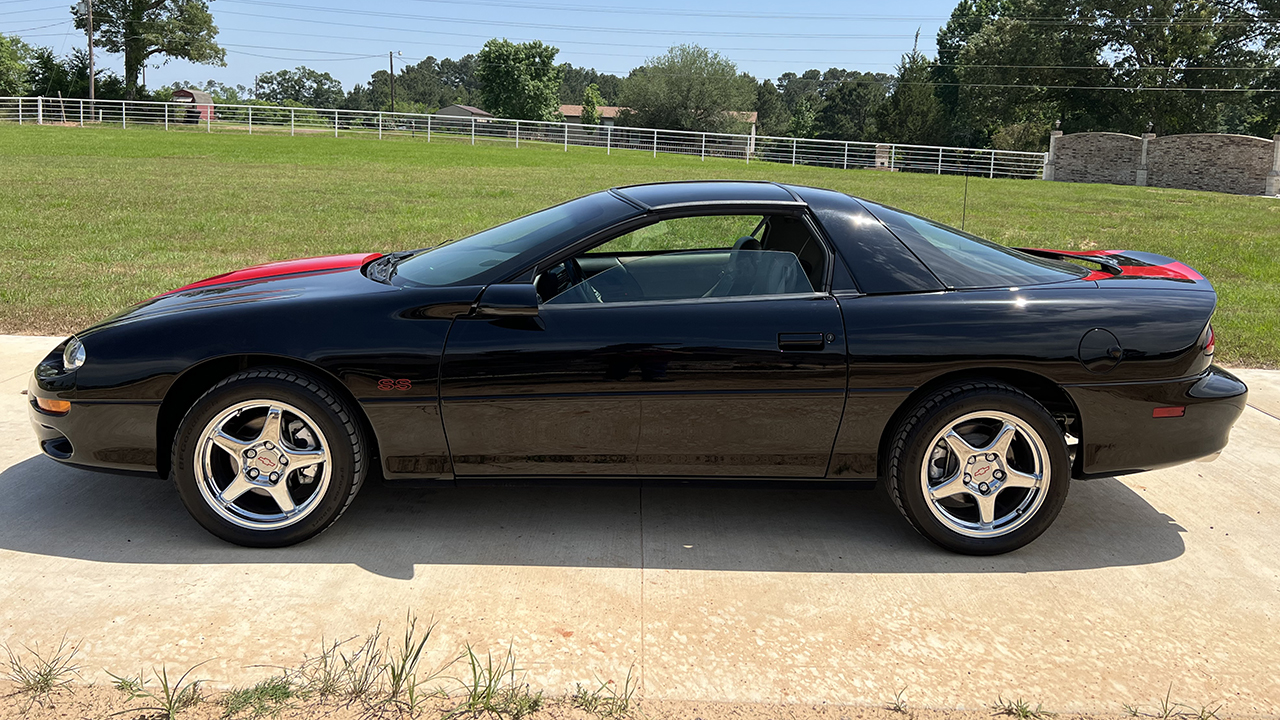 3rd Image of a 1999 CHEVROLET CAMARO Z28