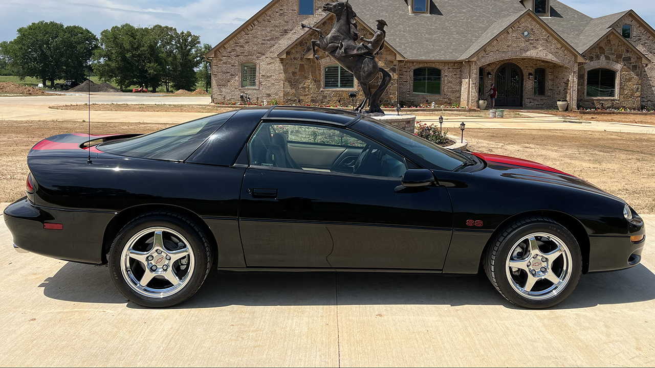 4th Image of a 1999 CHEVROLET CAMARO Z28