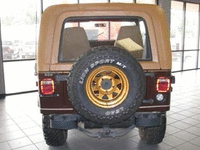 Image 5 of 10 of a 1977 JEEP CJ7