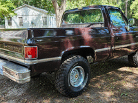 Image 3 of 5 of a 1985 CHEVROLET SILVERADO K10