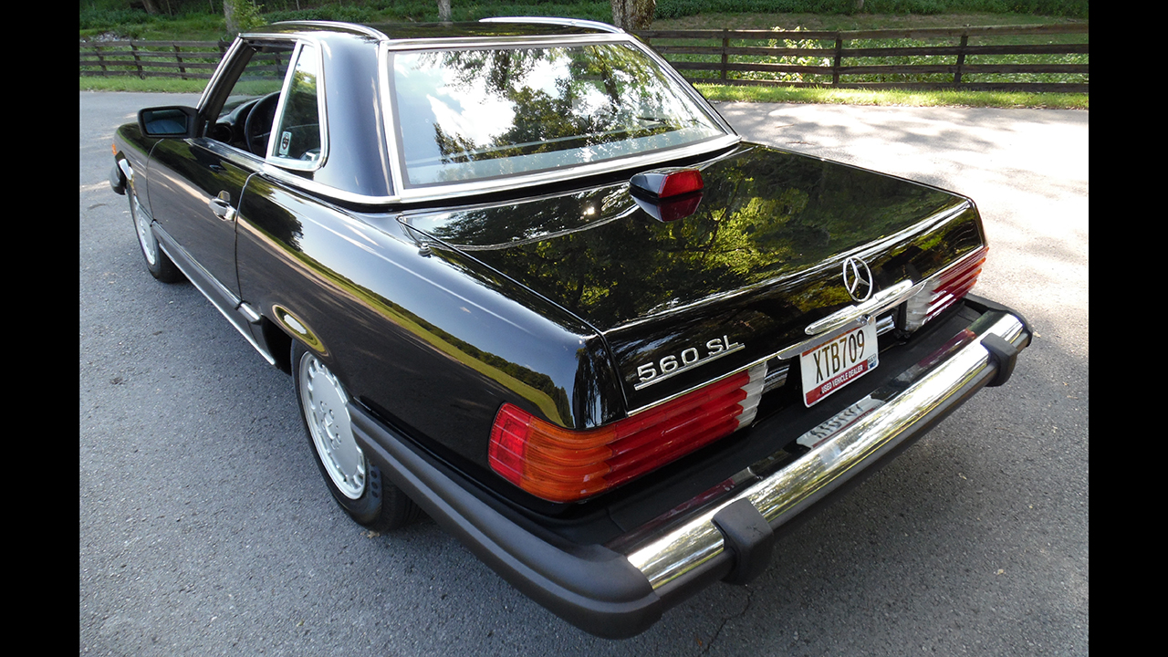 4th Image of a 1987 MERCEDES 560 SL